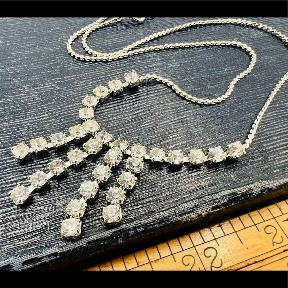Vintage rhinestone fringe silver tone necklace 18”